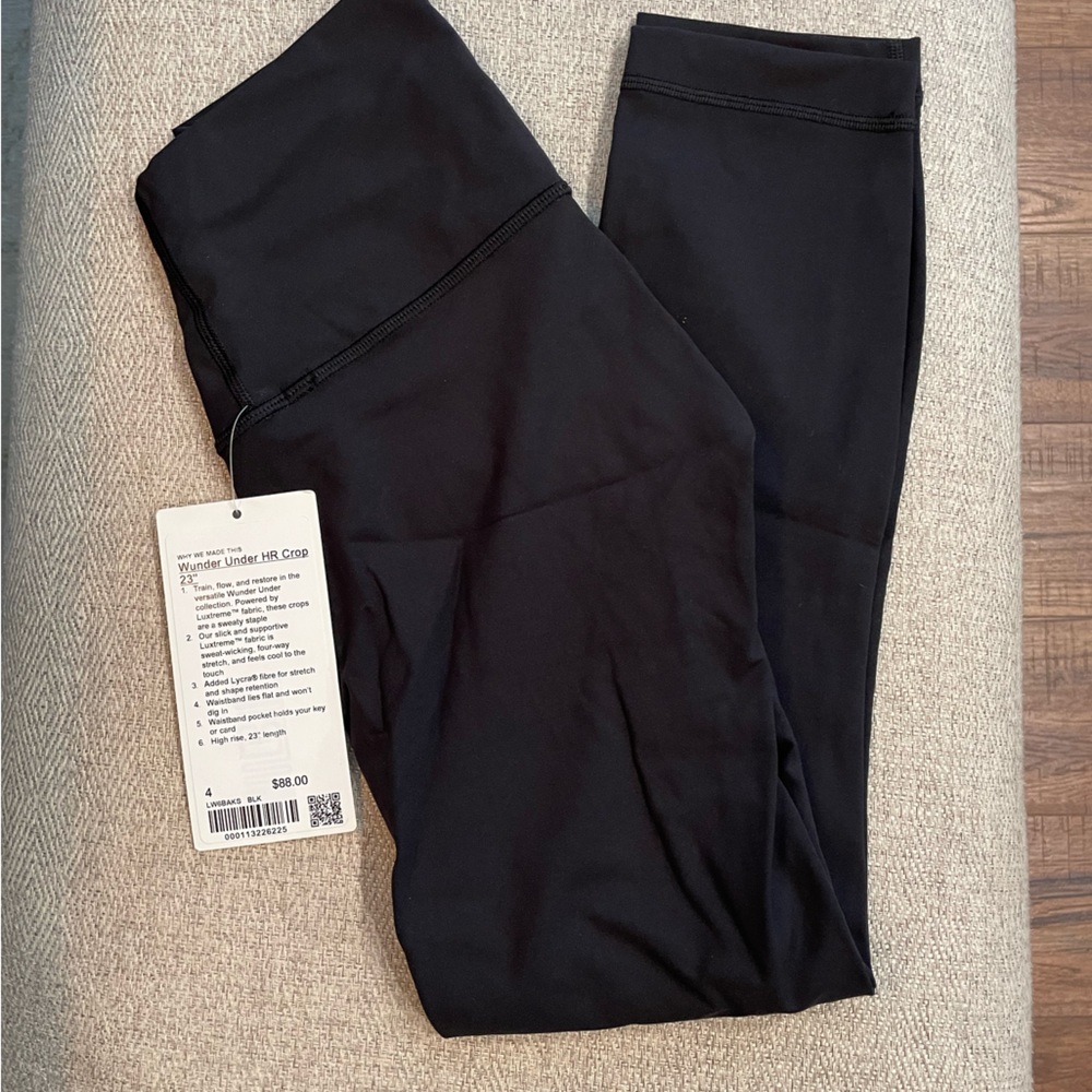 Brand new Lululemon Wunder Under HR Crop 23”